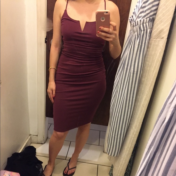 Burgundy dress knee length elegant - Picture 2 of 3